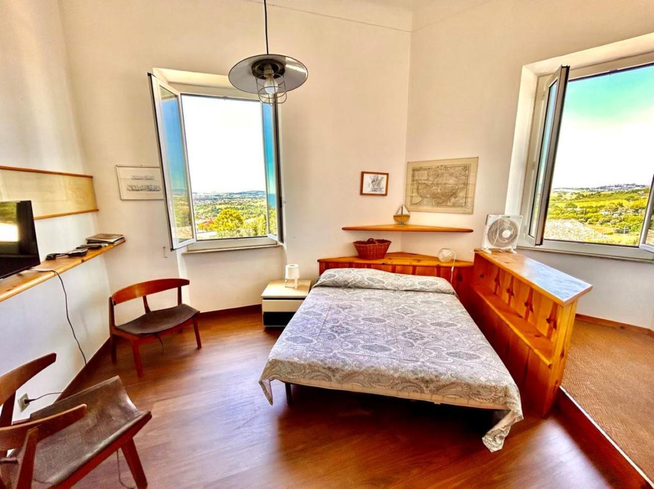 Ferienwohnung Paulis - Semiattico In Pieno Centro A Sirolo, Con Meravigliosa Vista Mare Exterior foto
